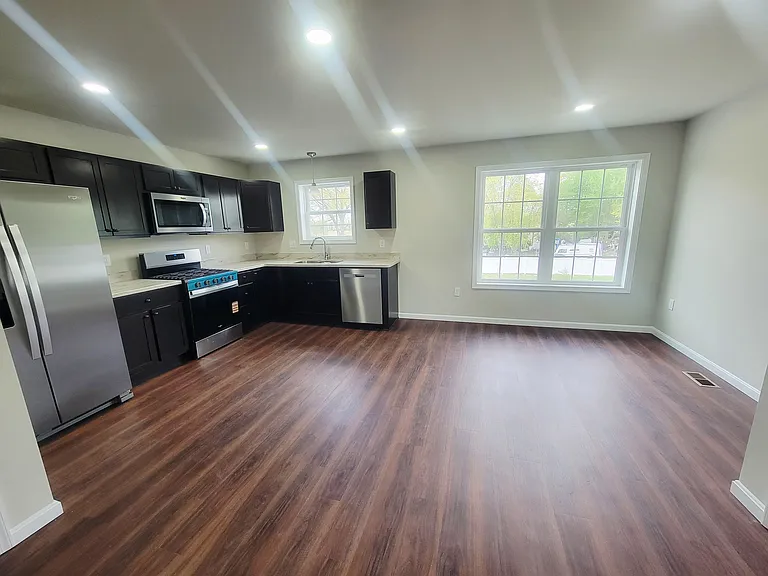 234 Rojan Rd — Photo 6