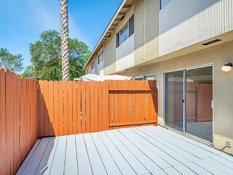OakHill Townhomes — Photo 27