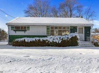 30 Edith Pl, Mine Hill, NJ 07803