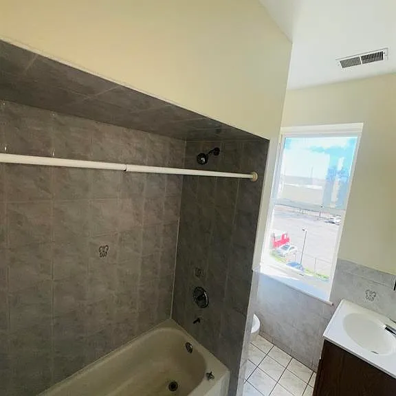 250 S Orange Ave #3 — Photo 5