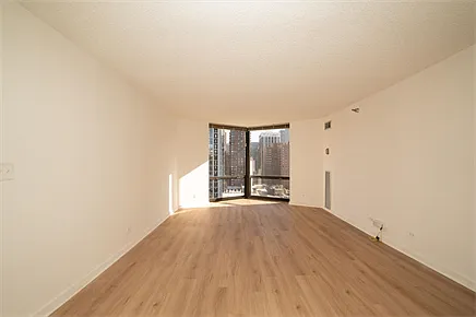1120 N. LaSalle — Photo 32
