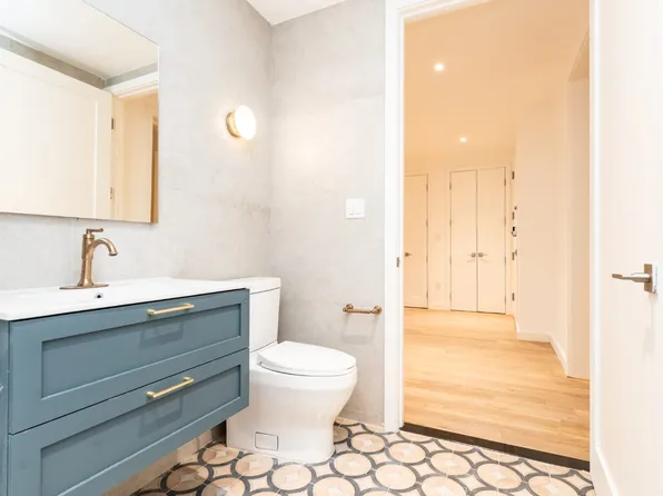 376 Bedford Avenue image 11 of 23