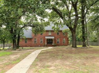 2924 Highland Dr, Russellville, AR 72802