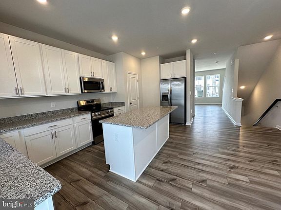 7th image of this home