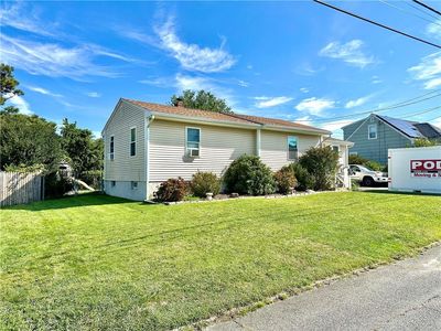 100 Robert Gray Ave, Tiverton, RI, 02878