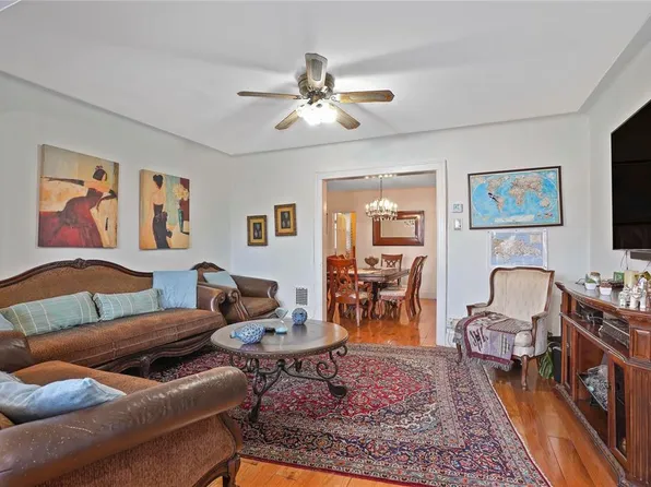 59-11 Fresh Pond Road image 4 of 17