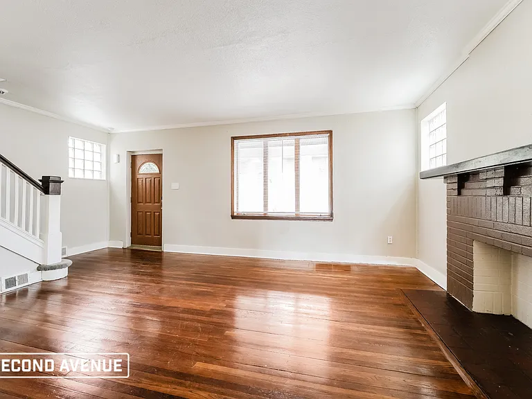 1304 Bellaire Pl — Photo 2