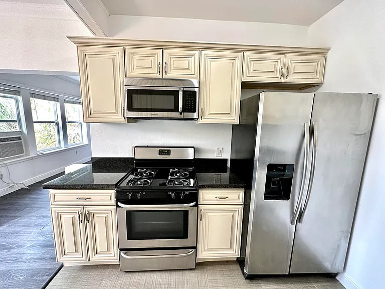 815 Upland Rd #6 — Photo 4