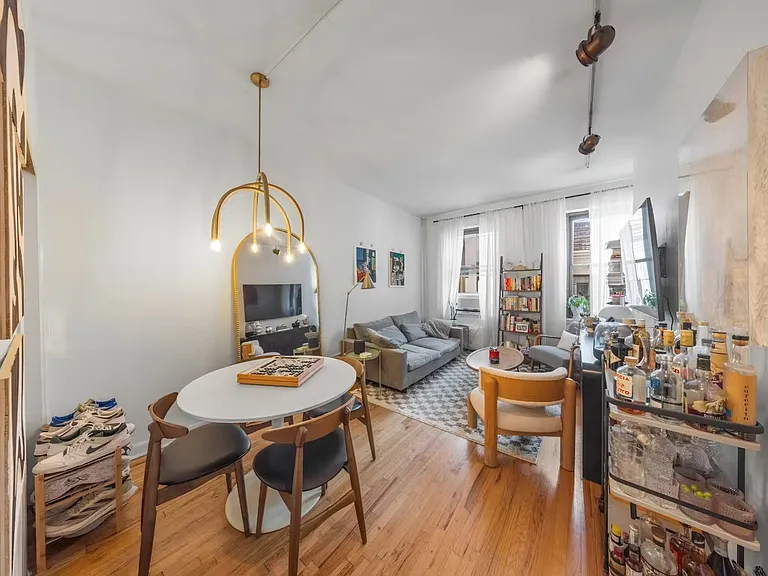 238 E 30th St #3R — Photo 5