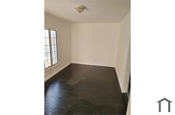 Building Photo - 1405 W 51st St