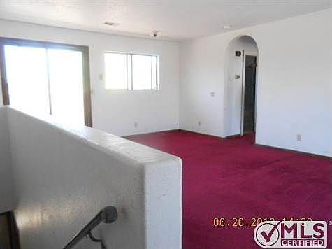4th image of 8649 Oakwood Ave