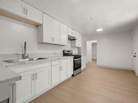 3935 Tweedy Blvd, South Gate, CA