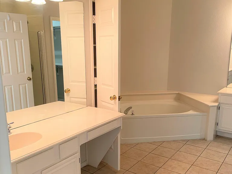 10408 Ambergate Ln — Photo 14