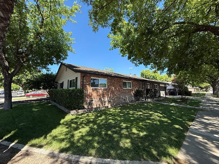 3709 Columbine Dr — Photo 3