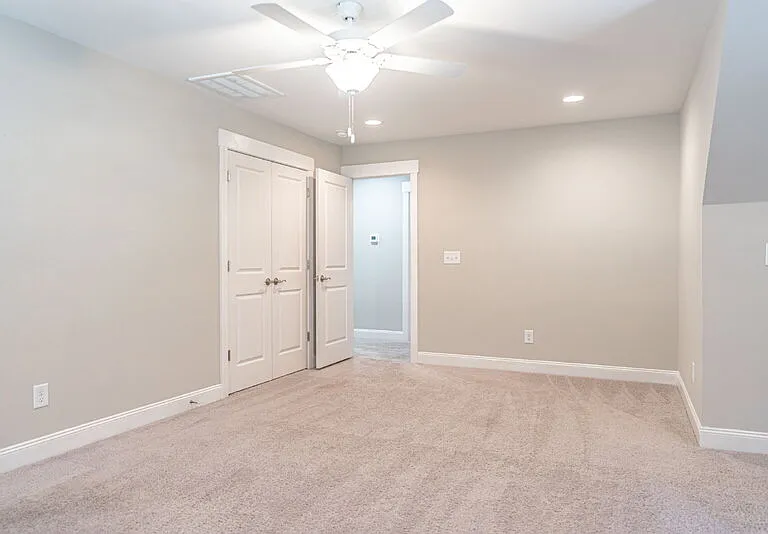 643 Lilac Ln — Photo 13