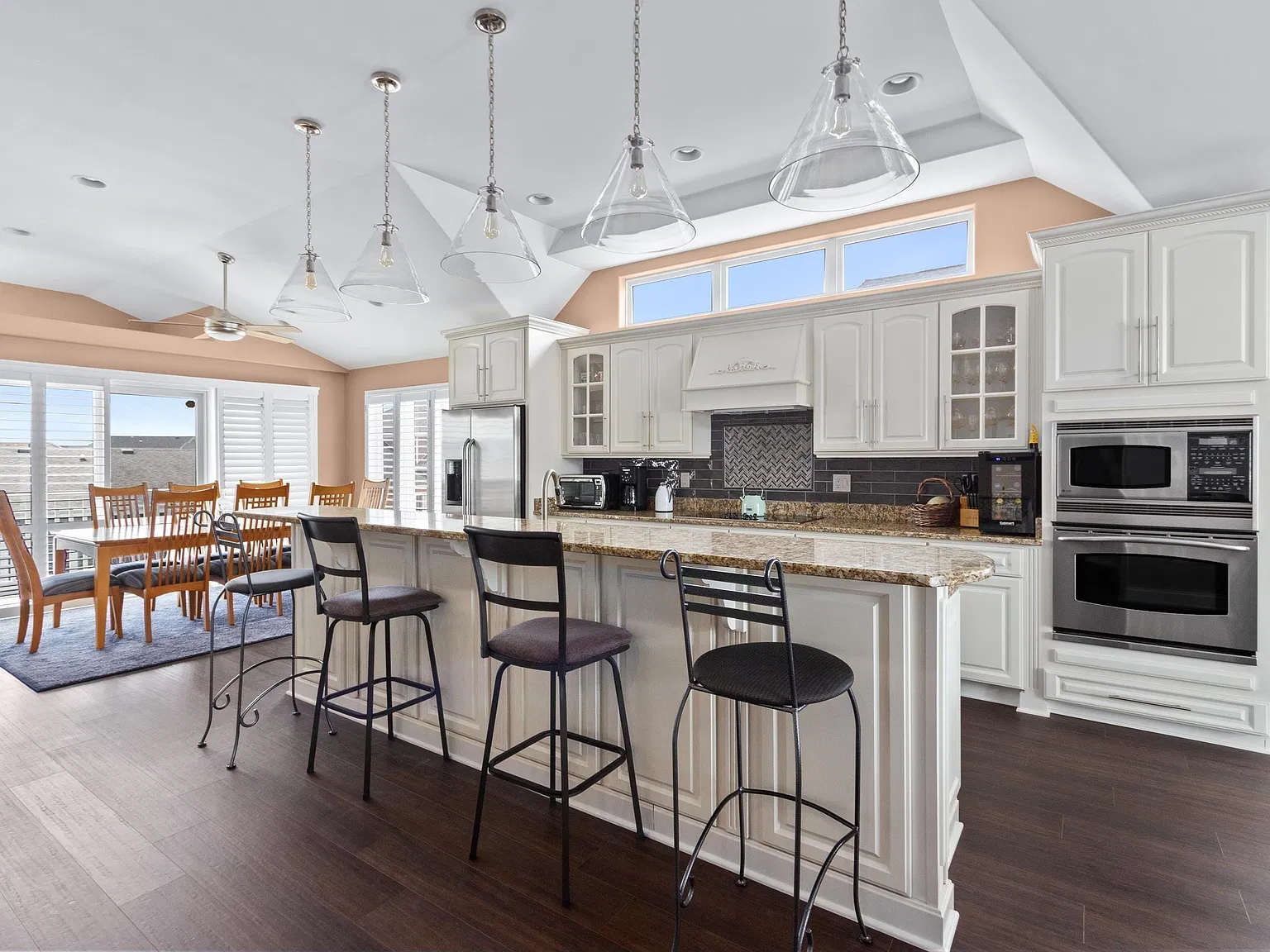 4 bed, 3.5 bath, $6,500 — Photo 2