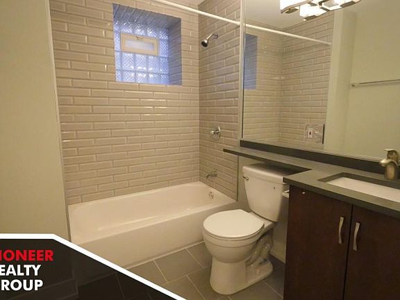 4th image of 550 W Arlington Pl #550105