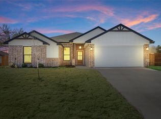 101 Indian Trails Rd, Riesel, TX 76682