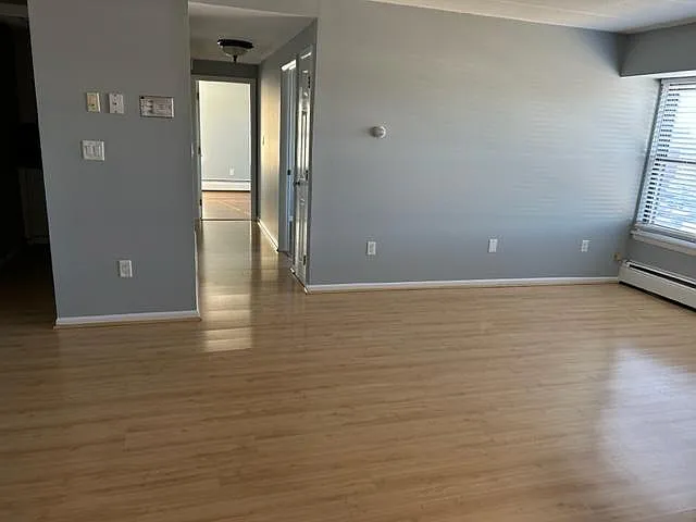 2 bed, 840 sqft, $2,300 — Photo 4