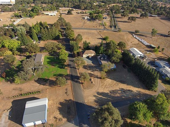 4th image of 12528 Peach Ln