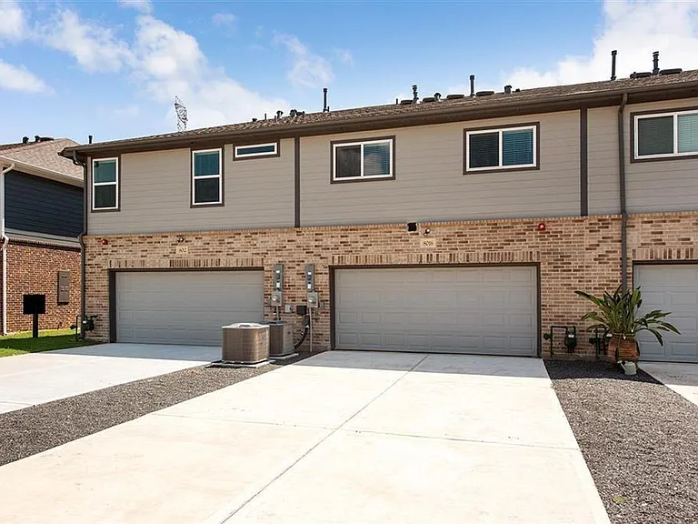 8016 Scanlan Trl — Photo 16