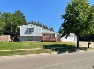 2308 Buffalo St, Pierre, SD 57501