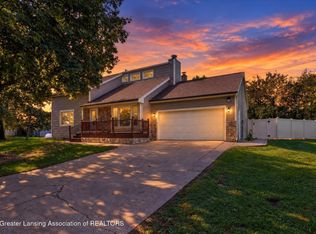 6606 S Forest Hill Rd, Saint Johns, MI 48879