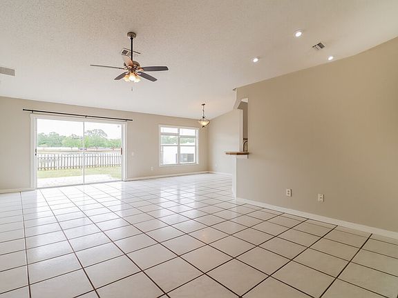 5th image of 9329 Crandon Ln