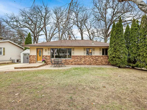 5111 Arrowhead Dr, Monona, WI 53716