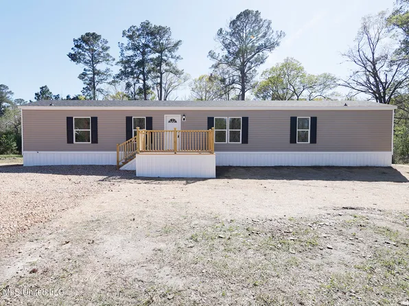 1106 Harrison Dr, McComb, MS 39648