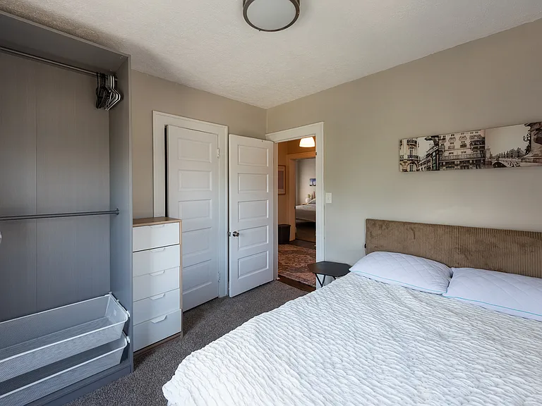1646 Wyandotte Ave — Photo 14