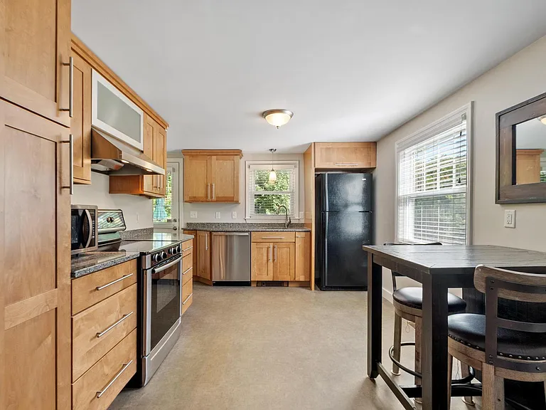 68 Oak Hill Rd — Photo 13