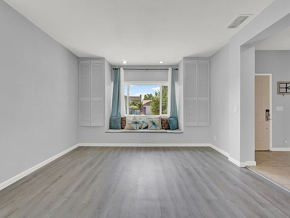 3rd image of 206 Donegal Ct