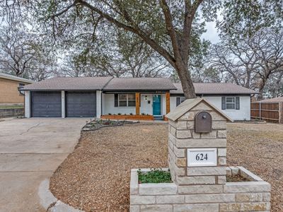 624 Forest Ln, Hurst, TX, 76053