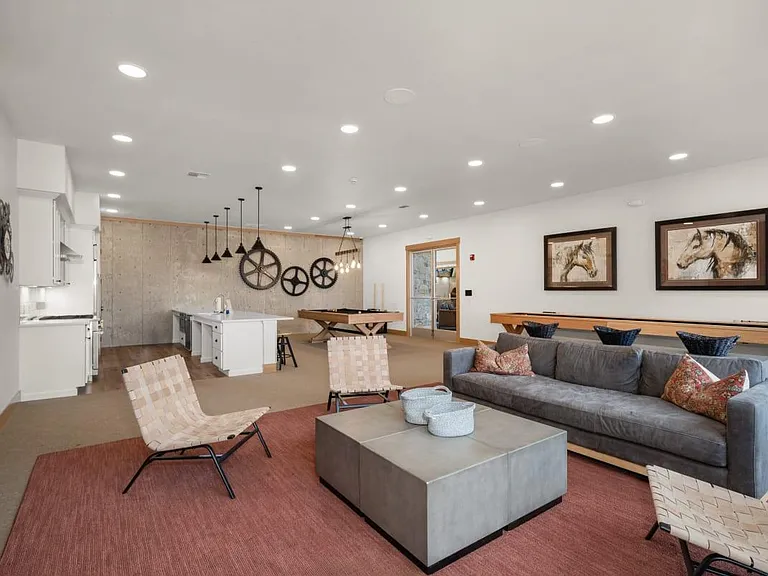 Bluegrass Farms Apartments — Photo 10