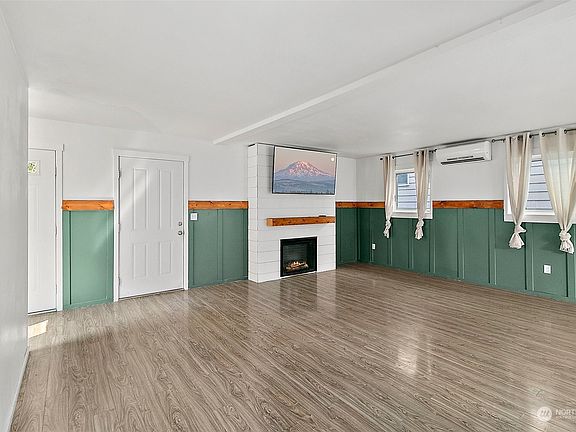 2nd image of 22213 Jordy Place NE
