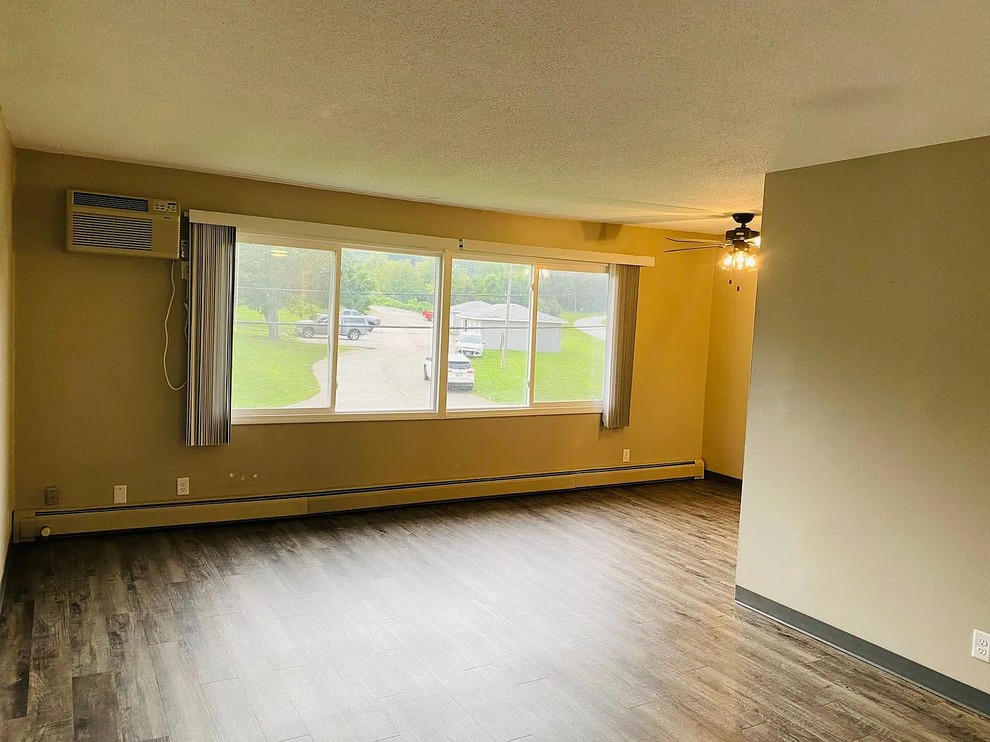 Valley High Apartments - 1705 — Photo 2