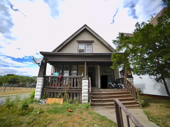 1216 W Chambers STREET, Milwaukee, WI 53206