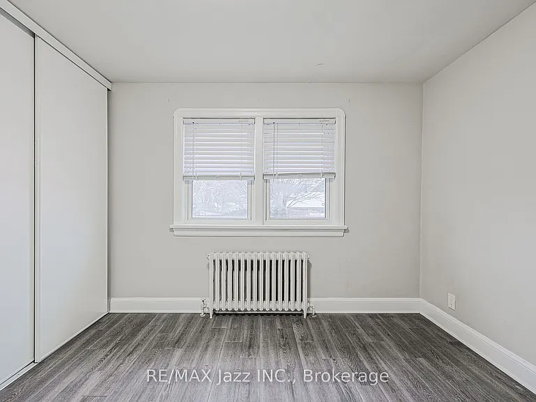 366 Mary St N #4 — Photo 30