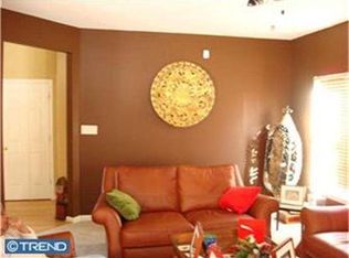 71 Brearly Dr, Sicklerville, NJ 08081
