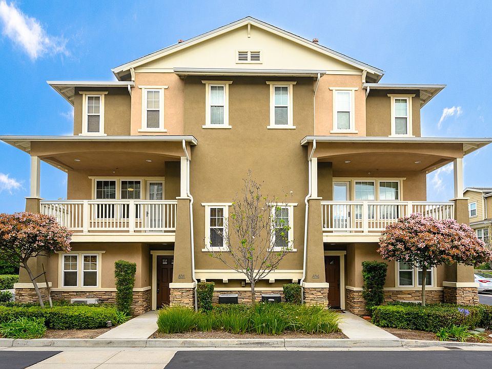 1st image of 1800 Oak St Unit 621