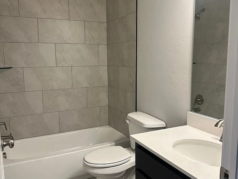 230 SW 34th St #1413 — Photo 6