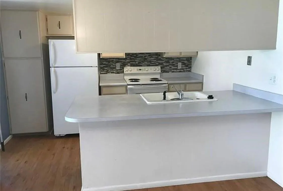 3 bed, 1148 sqft, $2,000 — Photo 3