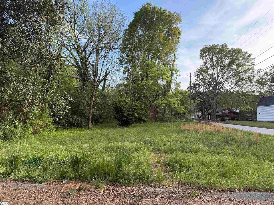 1st image of 306 Cemetery St