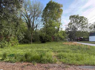 306 Cemetery St, Laurens, SC 29360