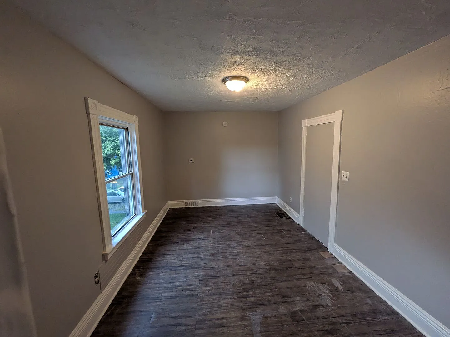 353 Ravine Ave — Photo 2