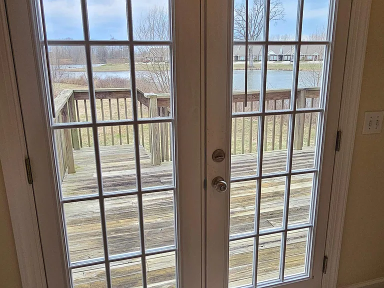 915 Nottingham Dr — Photo 13