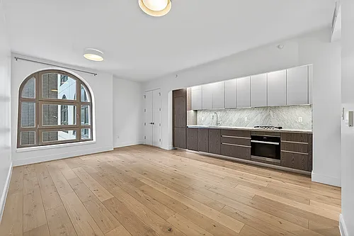 229 9th St #307 Photo 1