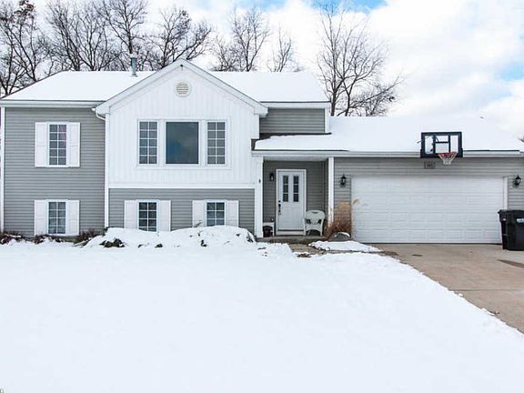 3rd image of 1621 Wales Dr SE