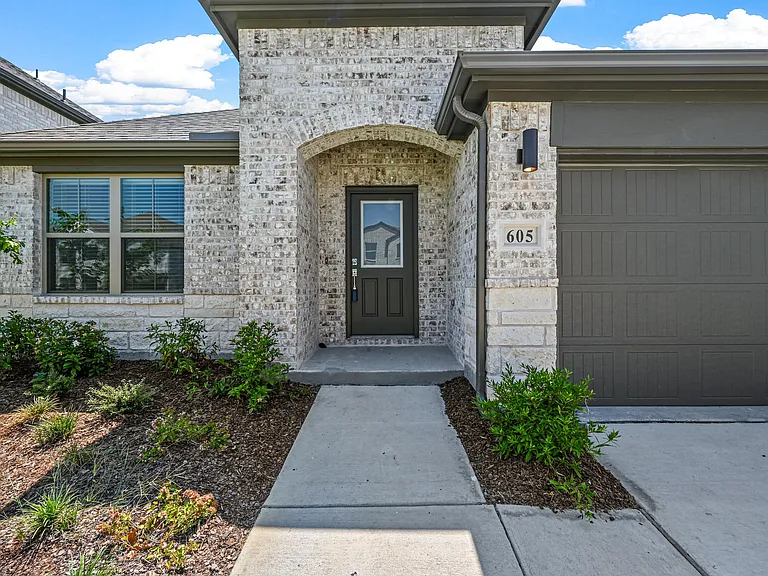 605 Wild Goose Ln — Photo 2